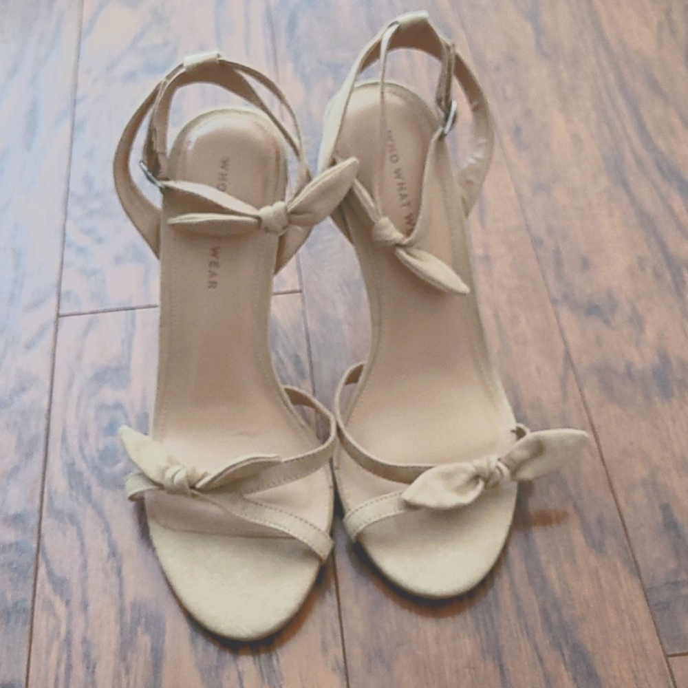 7.5 tan heels